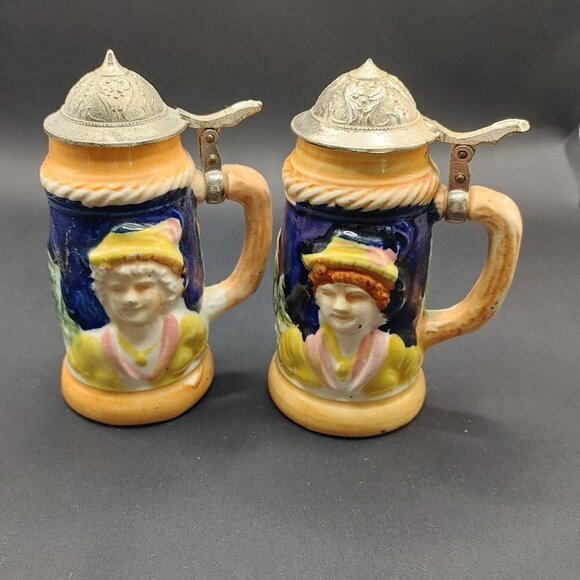 German Stein, Japan, Embossed images, Pop Up Cover - SALT & PEPPER Shaker - Picture 1 of 7
